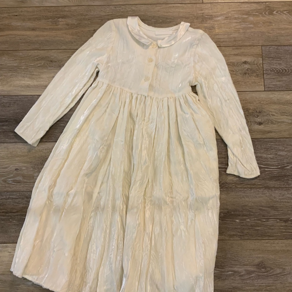 Elegant Cream Long Sleeve Girls Dress. Size 8